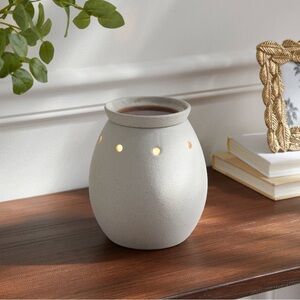 Ceramic Sanded Tabletop Wax Warmer
Threshold EUC with two 12-count scented melts